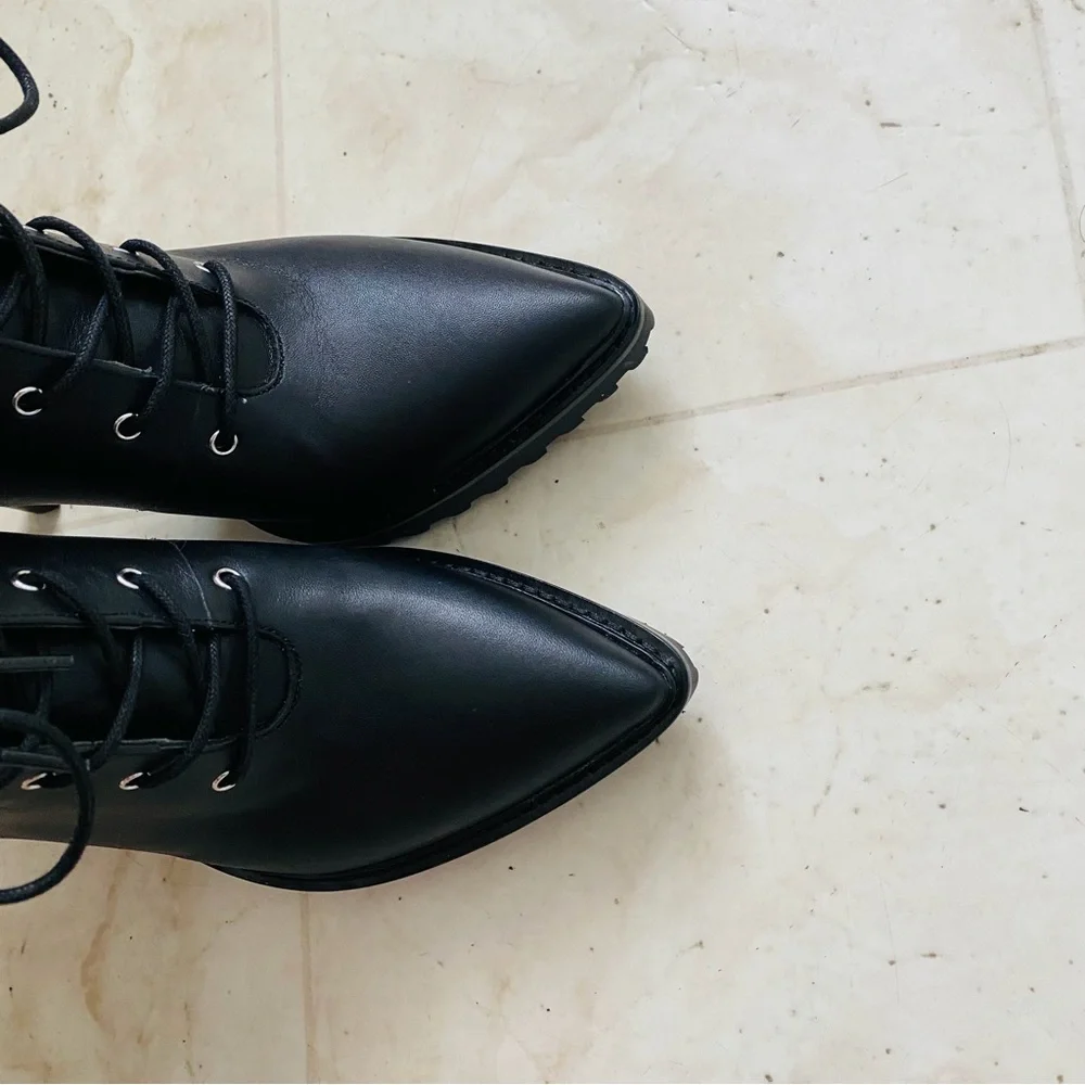 $295 NWOT Michael Kors Black Leather Kyle Lace-up Pointed Toe Edgy Ankle Boots 7